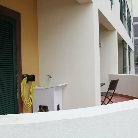 Doca Do Cavacas Funchal (Madeira)