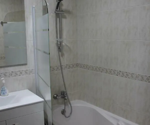 Doca Do Cavacas Funchal (Madeira)